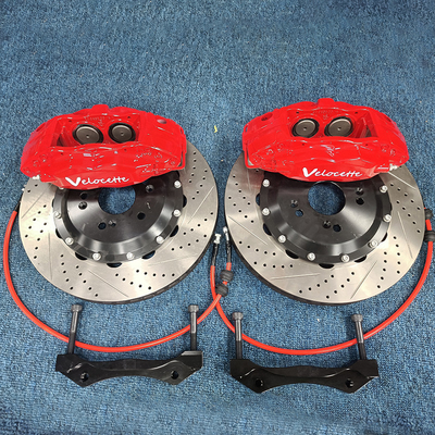 4つのピストン車ブレーキ カリパスは355mm BrackディスクのためのF50二つの部分から成った固定適合に向かう