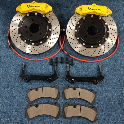 変更される自動は車18Z Monoblockがカリパスをあけたディスクを造った4つの鍋のカリパスを育てる
