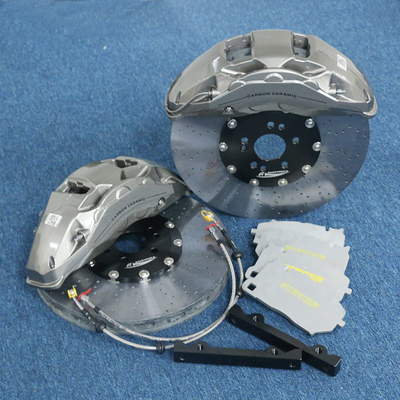 あけられたカーボン陶磁器の自動車カリパス