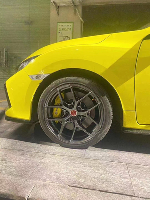 OEM ODMトヨタ・カムリR18のインチの車輪のために合う黄色いブレーキ カリパス